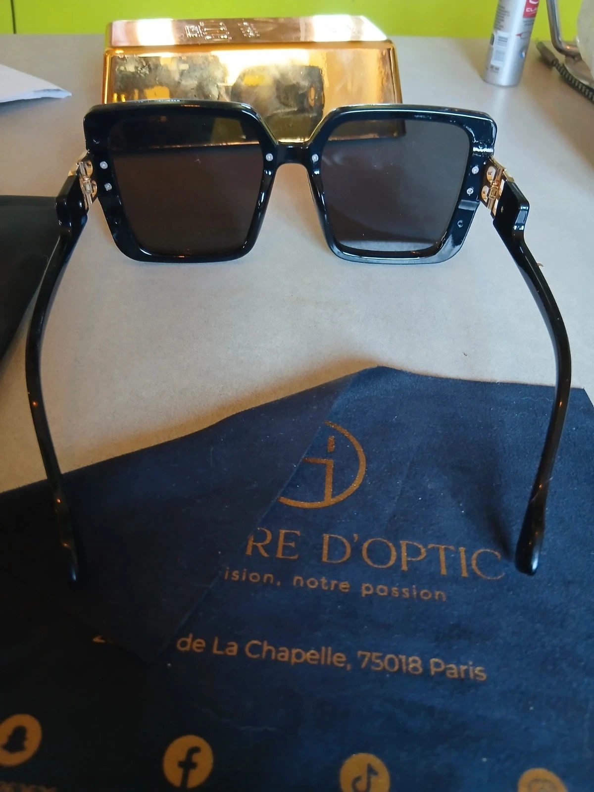 Óculos de Sol Oversize Pretos & Dourado - Estilo Chique - Lentes Cat. 3 – photo 8